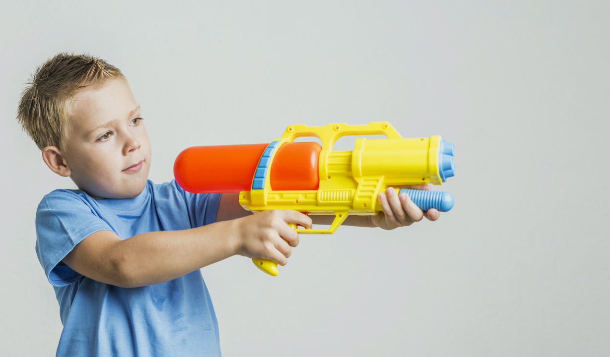 Arma não é brinquedo nem deve ser brincadeira - Blog Saúde Infantil